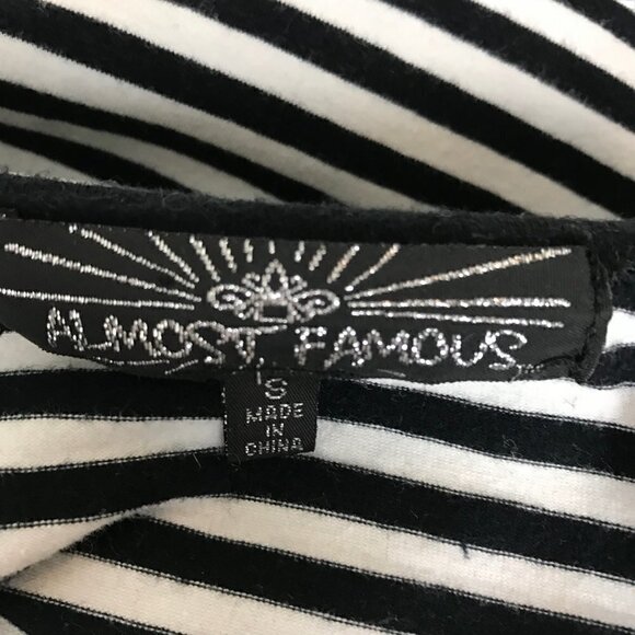 ALMOST Famous Black & White Stripped With Daisies Halter Top  Size S - Picture 5 of 6